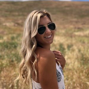 Meet your Posher, Brooke